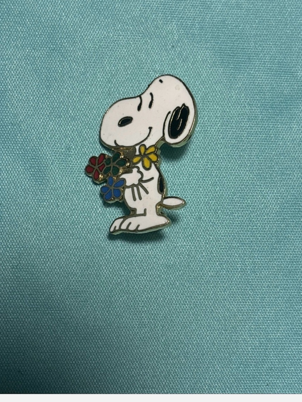 Peanuts Snoopy White Enamel Pin with Red Blue Yellow Flowers - Kids Accessory